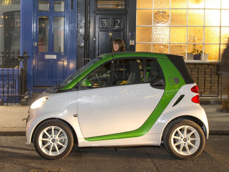  Smart ForTwo Electric Drive Cabrio 2012 года  (UK) (фото 3 из 8)
